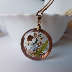Colier handmade Pandantiv rasina buchet flori naturale Pandantiv terarium cadou inedit pandantiv ocazie - bijuterii - coliere - pandative - Artynos.ro