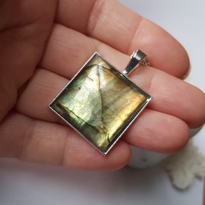 Pandantiv labradorit natural colier piatra semipretioasa pandantiv piatra naturala oval bijuterie cuart cadou iubita - bijuterii - coliere - coliere din pietre semiprețioase - Artynos.ro