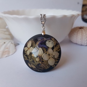 Colier flori handmade Pandantiv vintage din rasina flori naturale buchet flori colier flori presat cadou femeie iubita, Bijuterii, Coliere, Pandative, Aranjament de flori, Confectionarea bijuteriilor, ARTYNOS