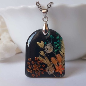 Colier flori handmade Pandantiv vintage din rasina flori naturale buchet flori colier flori presat cadou femeie iubita - Artynos.ro