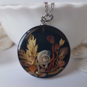 Colier flori handmade Pandantiv vintage din rasina flori naturale buchet flori colier flori presat cadou femeie iubita - Artynos.ro