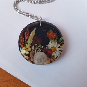 Colier flori handmade Pandantiv vintage din rasina flori naturale buchet flori colier flori presat cadou femeie iubita - bijuterii - coliere - pandative - Artynos.ro