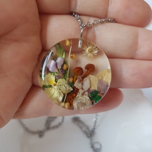 Colier flori handmade Pandantiv vintage din rasina flori naturale buchet flori colier flori presat cadou femeie iubita - bijuterii - coliere - pandative - Artynos.ro