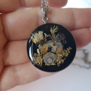 Colier flori handmade Pandantiv vintage din rasina flori naturale buchet flori colier flori presat cadou femeie iubita - bijuterii - coliere - pandative - Artynos.ro
