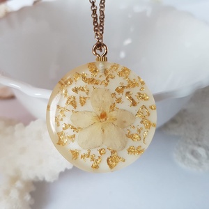 Colier flori handmade Pandantiv vintage din rasina flori naturale buchet flori colier flori presat cadou femeie iubita - bijuterii - coliere - pandative - Artynos.ro