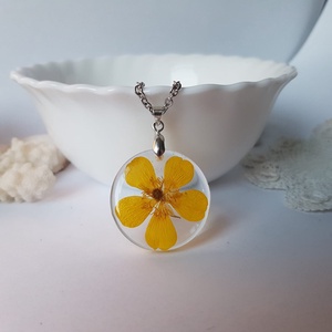 Colier flori handmade Pandantiv vintage din rasina flori naturale buchet flori colier flori presat cadou femeie iubita - bijuterii - coliere - pandative - Artynos.ro