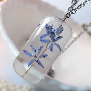 Colier flori handmade Pandantiv vintage din rasina flori naturale buchet flori colier flori presat cadou femeie iubita, Bijuterii, Coliere, Pandative, Aranjament de flori, Confectionarea bijuteriilor, ARTYNOS