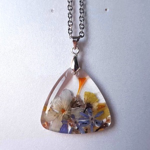 Colier flori handmade Pandantiv vintage din rasina flori naturale buchet flori colier flori presat cadou femeie iubita, Bijuterii, Coliere, Pandative, Aranjament de flori, Confectionarea bijuteriilor, ARTYNOS