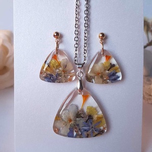 Set de bijuterii din rasina cu flori naturale, Set bijuterii mireasa traditionala, set pandantiv si cercei cadou craciun, Bijuterii, Seturi de bijuterii, Aranjament de flori, Confectionarea bijuteriilor, ARTYNOS