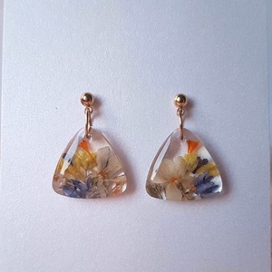 Cercei lungi cu flori margarete naturale cercei din rasina cercei moderni cercei cu flori de margarete cercei hippie , Bijuterii, Cercei, Cercei din rasina, Confectionarea bijuteriilor, Cercei lungi cu flori margarete naturale cercei din rasina cercei moderni cercei cu flori de margar..., ARTYNOS