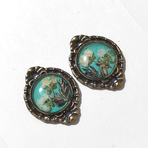 Cercei lungi cu flori margarete naturale cercei din rasina cercei moderni cercei cu flori de margarete cercei hippie , Bijuterii, Cercei, Cercei din rasina, Confectionarea bijuteriilor, ARTYNOS