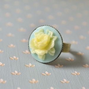 Inel reglabil turcoaz cu caboson inel camee inel ajustabil floare crem inel vintage cadou pentru fiica bijuterie mana - bijuterii - inele - inele statement - Artynos.ro