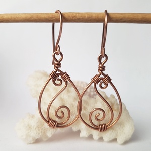 Cercei boemi artizanali cercei din sarma cupru cercei cu pietre semipretioase verzi cercei atarnatori bijuterii handmade - Artynos.ro
