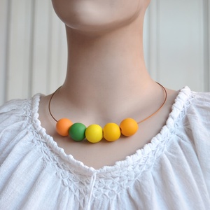Colier margele rotunde mari colier colorat colier statement contemporan colier geometric choker Colier galben verde - bijuterii - coliere - coliere din mărgele - Artynos.ro