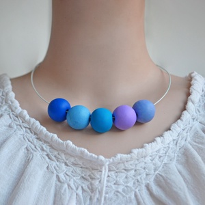 Colier margele rotunde colier colorat colier statement contemporan colier choker geometric Colier monocrom albastru mov - bijuterii - coliere - chockere - Artynos.ro