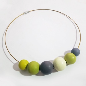 Colier margele lemn rotunde colier colorat colier contemporan colier choker geometric Colier monocrom verzi gri - Artynos.ro