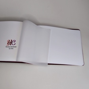 Album foto handmade velur grena - accesorii nuntă - amintiri și cadouri de nuntă - albume foto de nuntă - Artynos.ro