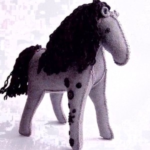 Cal de basm din pădurea magică -  - Artynos.ro