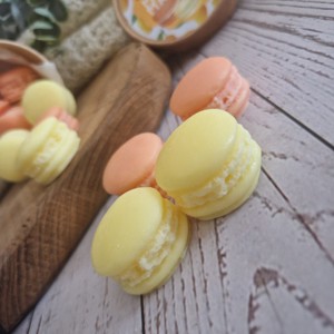 Ceara parfumata cu macaron de mango, , , Fabricat manual cu ceara de soia 100% si ulei de parfum de calitate.
Un adevarat parfum suculent de..., ARTYNOS