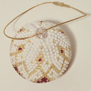 Glob de Crăciun croșetat handmade cu mărgele  decor elegant pentru brad - crăciun - decorațiuni de crăciun de casă - globuri de crăciun - Artynos.ro