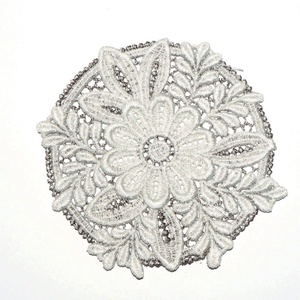 Coaster decoratiune brodata set, Casă & Stil de viață, Accesorii pentru echipamente de bucătărie, Accesorii de servire, Suporturi pahare, Broderie, ARTYNOS