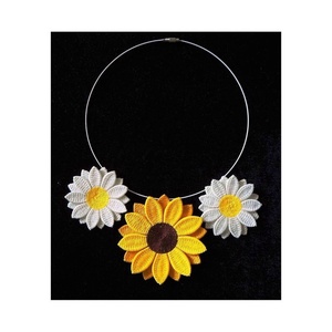 Colier cu floarea soarelui si margarete - bijuterii - coliere - coliere statement - Artynos.ro