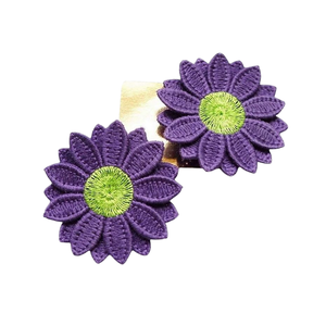 Cercei floare mov cu petale duble, Bijuterii, Cercei, Cercei rotunzi, Broderie, ARTYNOS
