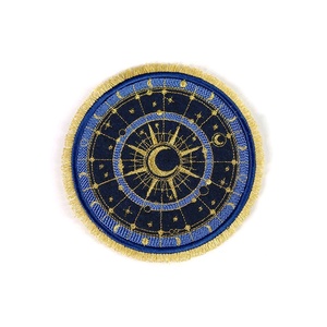 Coaster Cosmic Ceresc, Casă & Stil de viață, Accesorii pentru echipamente de bucătărie, Accesorii de servire, Suporturi pahare, Broderie, ARTYNOS