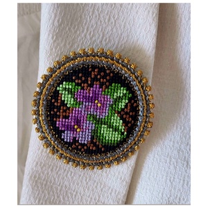 Brosa Vintage - Broderie in Cruciulite, Bijuterii, Broșă, insigne, Insigne, Broderie, ARTYNOS