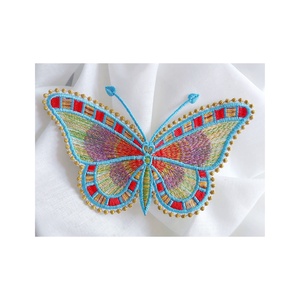 Brosa fluture brodat mudel 4 - bijuterii - broșă, insigne - insigne - Artynos.ro