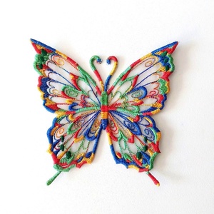 Brosa fluture culori degrade, Bijuterii, Brosa, insigne, Insigne, Broderie, ARTYNOS