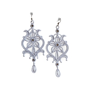 Cercei Candelabru Albi - Artynos.ro