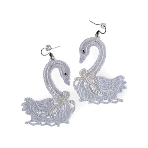 Cercei Lebede Brodați  Eleganță delicată și grație artistică - bijuterii - cercei - cercei brodați - Artynos.ro