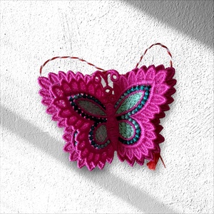 Martisor Fluture Roz , Bijuterii, Martisor, Broderie, ARTYNOS