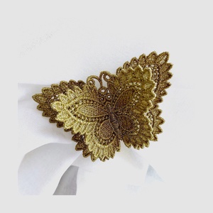 Brosa fluture 3D Auriu Ancient - Artynos.ro