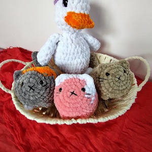 Pisici loaf, Casa & Stil de viata, Echipament pentru camera copiilor, Cutie pentru jucarii, Crosetat, Pisicute loaf antistres
Umplutura antialergica 
Ochi siguri pentru orice varsta 
10-12cm
45 lei buc..., ARTYNOS