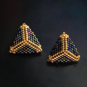 Cercei statement eleganti 3D tesuti din margele myiuki - Artynos.ro