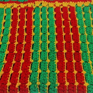 Patura crosetata rosie verde 105 x 77 cm - casă & stil de viață - echipament pentru camera copiilor - pături pentru copii - Artynos.ro