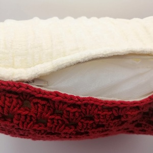 Fata de perna patrata crosetata rosie - casă & stil de viață - textile de casă - perne - Artynos.ro