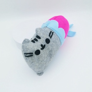 Jucarie Pisica Sirena din fetru gri Pusheen Cat Mermaid - jucării și echipamente pentru copii - plușuri - pisică de pluș - Artynos.ro