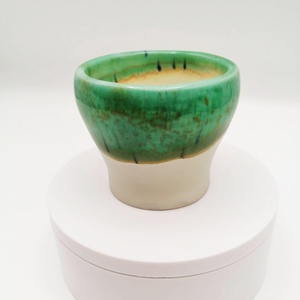 Pahar cafea, verde cu alb, din ceramica, handmade, 200 ml - Artynos.ro