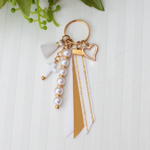 Breloc, ornament pentru geanta - Cruce alb/dorat - Artynos.ro