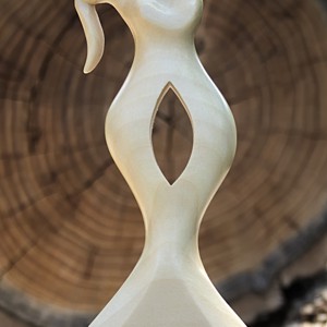 Tu și cu mine - Statuie de nuc -  - Artynos.ro