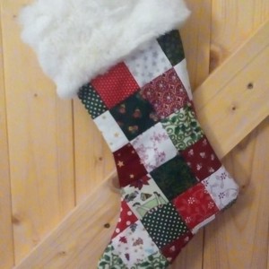 Cizme sau sosete Mos Craciun patchwork, , , Cizme sau sosete de Mos Craciun patchwork si cusute in culorile traditionale de Craciun, cu blana a..., ARTYNOS