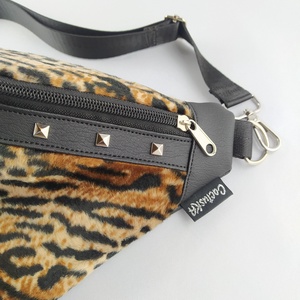 Geantă tip centură / crossbody -  imprimeu animal de plus - genți și portofele - genți de mână și umăr - geantă crossbody - Artynos.ro