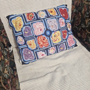 Perna decorativa , Arte vizuale si accesorii , Imagini cu broderii, Broderii in cruciulita pe tesatura, Broderie, Cusatura, ARTYNOS