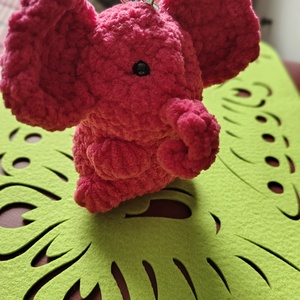Breloc / Jucărie Mini Elefănțel Pufos din Pluș, 12 cm - jucării și echipamente pentru copii - plușuri - elefant de pluș - Artynos.ro
