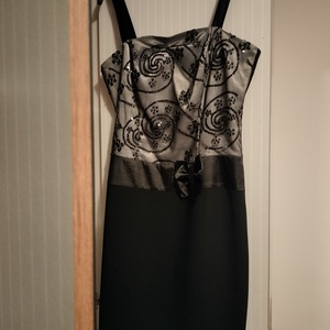 Rochie eleganta neagra cu paiete   - Artynos.ro
