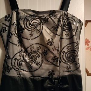 Rochie elegantă neagra cu paiete   - îmbrăcăminte și modă - haine damă - rochii elegante - Artynos.ro