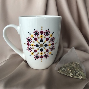 Cana ceramica alba pictata, Casă & Stil de viață, Accesorii pentru echipamente de bucătărie, Accesorii de servire, Căni, Obiecte pictate, Pictură, ARTYNOS